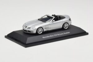 Mercedes SLR McLaren Roadster Crystal Laurit Silver Minichamps 1:43 B66961005 Fém – 2. kép a 4-ből