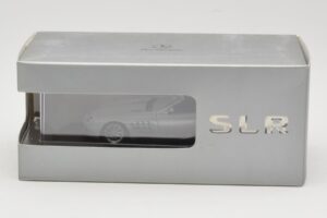 Mercedes SLR McLaren Roadster Crystal Laurit Silver Minichamps 1:43 B66961005 Fém – 4. kép a 4-ből