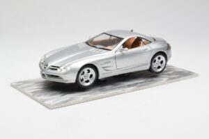 Mercedes SLR Vision Ezüst Limitált Kiadás Alumínium Talppal Bburago 1:18 B66962102 Fém