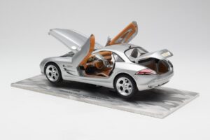 Mercedes SLR Vision Ezüst Limitált Kiadás Alumínium Talppal Bburago 1:18 B66962102 Fém – 5. kép a 8-ből