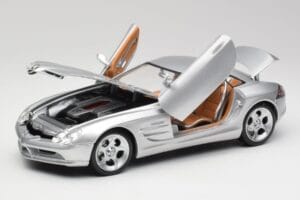 Mercedes SLR Vision Liquid Ezüst Maisto 1:18 B66962101 Fém – 2. kép a 8-ből