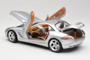 Mercedes SLR Vision Liquid Ezüst Maisto 1:18 B66962101 Fém – 5. kép a 8-ből