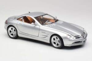 Mercedes SLR Vision Liquid Ezüst Maisto 1:18 B66962101 Fém – 6. kép a 8-ből