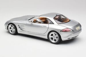Mercedes SLR Vision Liquid Ezüst Maisto 1:18 B66962101 Fém – 7. kép a 8-ből