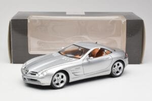 Mercedes SLR Vision Liquid Ezüst Maisto 1:18 B66962101 Fém – 8. kép a 8-ből