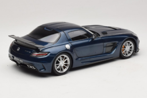 Mercedes SLS AMG Black Series Daytona Blue Metallic Minichamps 1:18 110033026 Fém – 3. kép a 8-ből