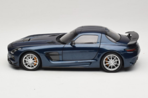 Mercedes SLS AMG Black Series Daytona Blue Metallic Minichamps 1:18 110033026 Fém – 4. kép a 8-ből