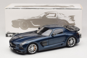 Mercedes SLS AMG Black Series Daytona Blue Metallic Minichamps 1:18 110033026 Fém – 8. kép a 8-ből