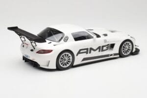 Mercedes AMG SLS C197 GT3 Street Fehér Minichamps 1:18 151123107 Fém – 2. kép a 6-ből