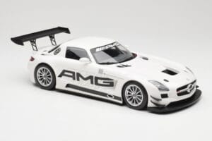 Mercedes AMG SLS C197 GT3 Street Fehér Minichamps 1:18 151123107 Fém – 4. kép a 6-ből