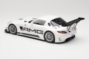 Mercedes AMG SLS C197 GT3 Street Fehér Minichamps 1:18 151123107 Fém – 5. kép a 6-ből