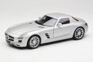 Mercedes SLS AMG C197 Iridium Ezüst Minichamps 1:18 100039026 Fém
