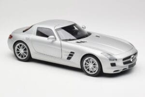 Mercedes SLS AMG C197 Iridium Ezüst Minichamps 1:18 100039026 Fém – 6. kép a 8-ből