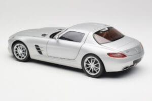 Mercedes SLS AMG C197 Iridium Ezüst Minichamps 1:18 100039026 Fém – 7. kép a 8-ből