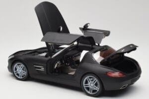 Mercedes SLS AMG C197 Matte Black Minichamps 1:18 100039027 Fém – 5. kép a 8-ből