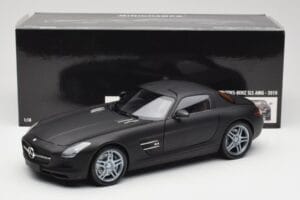 Mercedes SLS AMG C197 Matte Black Minichamps 1:18 100039027 Fém – 8. kép a 8-ből