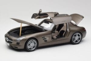Mercedes SLS AMG C197 Monza Szürke Minichamps 1:18 B66960044 Fém – 2. kép a 8-ből