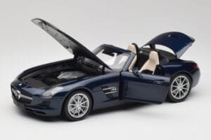 Mercedes SLS AMG R197 Roadster South Seas Kék Minichamps 1:18 100039031 Fém – 2. kép a 8-ből