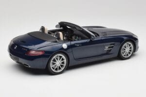 Mercedes SLS AMG R197 Roadster South Seas Kék Minichamps 1:18 100039031 Fém – 3. kép a 8-ből