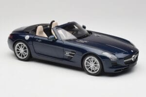 Mercedes SLS AMG R197 Roadster South Seas Kék Minichamps 1:18 100039031 Fém – 6. kép a 8-ből
