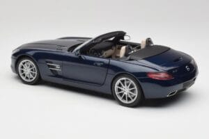Mercedes SLS AMG R197 Roadster South Seas Kék Minichamps 1:18 100039031 Fém – 7. kép a 8-ből
