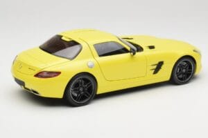 Mercedes SLS AMG C197 Sárga Minichamps 1:18 100039022 Fém – 3. kép a 8-ből
