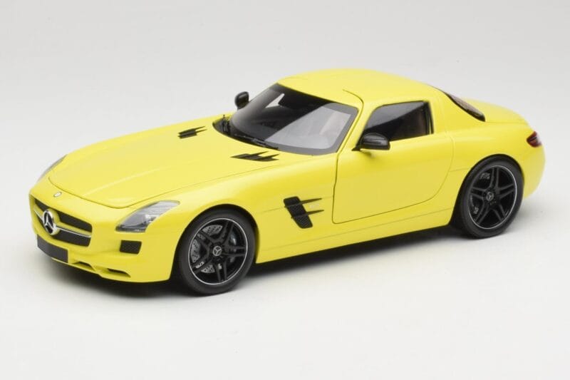 Mercedes SLS AMG C197 Sárga Minichamps 1:18 100039022 Fém