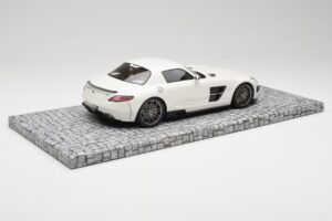 Mercedes Brabus SLS AMG 700 Biturbo Pearl Fehér Minichamps 1:18 107032020 Fém – 2. kép a 6-ből