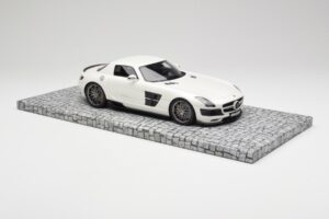 Mercedes Brabus SLS AMG 700 Biturbo Pearl Fehér Minichamps 1:18 107032020 Fém – 4. kép a 6-ből
