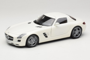 Mercedes SLS AMG Designo Mystic White Museum Edition Minichamps 1:18 B66055551 Fém