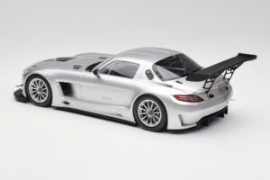 Mercedes SLS AMG GT3 C197 Street Ezüst Minichamps 1:18 151113100 Fém – 5. kép a 6-ből