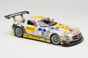 Mercedes SLS AMG GT3 #21 Rowe Racing M. Hartung / N. Heyer ADAC 24 Hours Nurburgring 2013 Minichamps 1:18 151133121 Fém – 4. kép a 6-ből