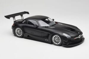 Mercedes SLS AMG GT3 C197 Street Matt Fekete Minichamps 1:18 151113101 Fém – 4. kép a 6-ből
