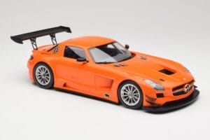 Mercedes SLS AMG GT3 C197 Street Narancssárga Minichamps 1:18 151113105 Fém – 4. kép a 6-ből
