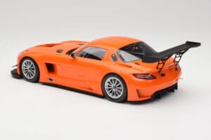 Mercedes SLS AMG GT3 C197 Street Narancssárga Minichamps 1:18 151113105 Fém – 5. kép a 6-ből