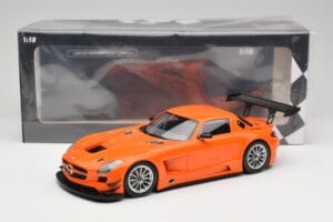 Mercedes SLS AMG GT3 C197 Street Narancssárga Minichamps 1:18 151113105 Fém – 6. kép a 6-ből