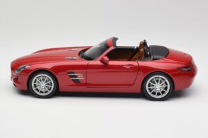 Mercedes SLS AMG R197 Roadster Le Mans Piros Minichamps 1:18 100039030 Fém – 4. kép a 8-ből