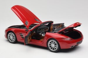 Mercedes SLS AMG R197 Roadster Le Mans Piros Minichamps 1:18 100039030 Fém – 5. kép a 8-ből