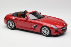 Mercedes SLS AMG R197 Roadster Le Mans Piros Minichamps 1:18 100039030 Fém – 6. kép a 8-ből