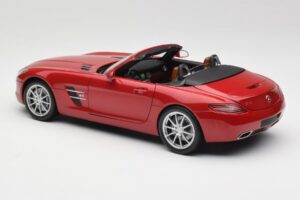Mercedes SLS AMG R197 Roadster Le Mans Piros Minichamps 1:18 100039030 Fém – 7. kép a 8-ből
