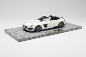 Mercedes Brabus SLS AMG 700 Biturbo Roadster Pearl Fehér Minichamps 1:18 107032130 Fém