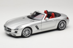 Mercedes SLS AMG Roadster Iridium Ezüst Minichamps 1:18 B66960078 Fém
