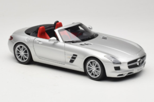 Mercedes SLS AMG Roadster Iridium Ezüst Minichamps 1:18 B66960078 Fém – 6. kép a 8-ből