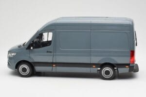 Mercedes Sprinter W907 Kékesszürke Norev 1:18 183423 Fém – 4. kép a 7-ből