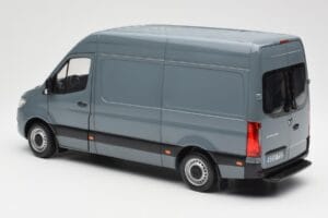 Mercedes Sprinter W907 Kékesszürke Norev 1:18 183423 Fém – 6. kép a 7-ből