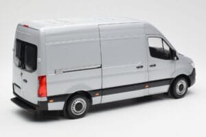 Mercedes Sprinter W907 Ezüst Norev 1:18 183424 Fém – 3. kép a 8-ből