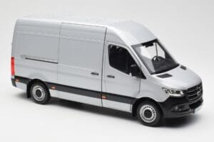 Mercedes Sprinter W907 Ezüst Norev 1:18 183424 Fém – 6. kép a 8-ből