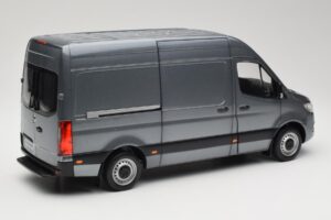 Mercedes Sprinter W907 Furgon Selenite Grey Metallic Norev 1:18 B66004163 Fém – 3. kép a 8-ből