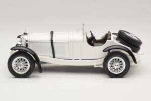 Mercedes SSK Fehér Bburago 1:18 3009-P3 Fém – 3. kép a 6-ből