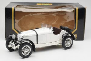 Mercedes SSKL Fehér Bburago 1:18 3002 Fém – 8. kép a 8-ből